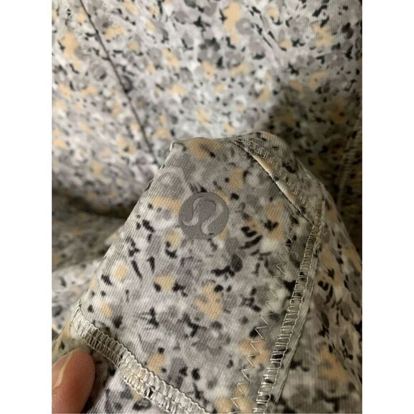 Lululemon Forme Jacket women's size 12 - Picture 5 of 5